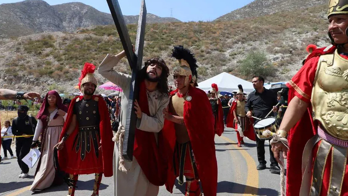 Más de 9 mil policías fueron desplegados en Iztapalapa por la Representación del Viacrucis de Semana Santa