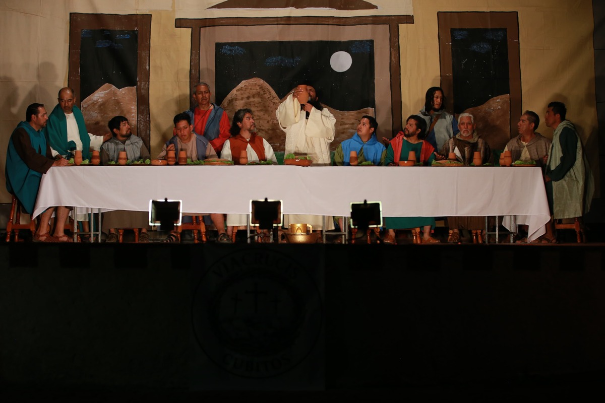 Escenificación del viacrucis en Cubitos. (Jorge Sánchez)