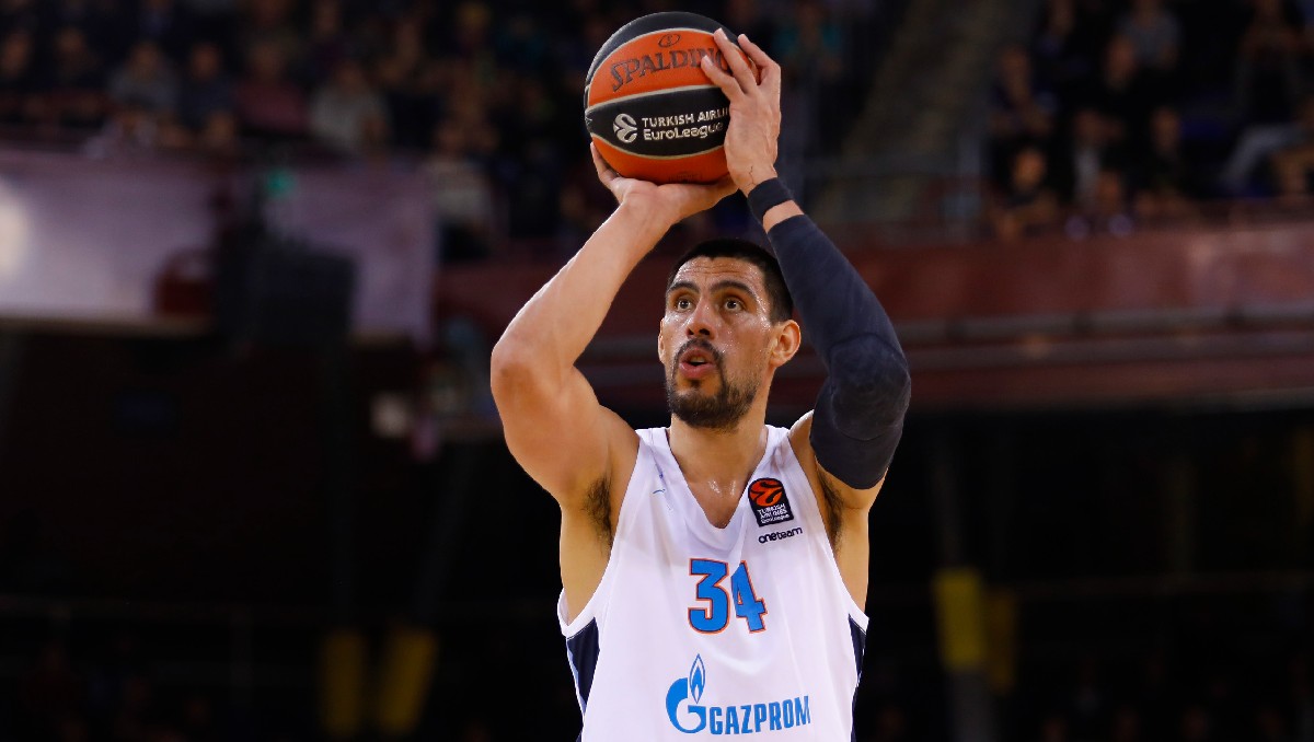 Gustavo Ayón, de figura del basquetbol mexicano a la política (Imago7)