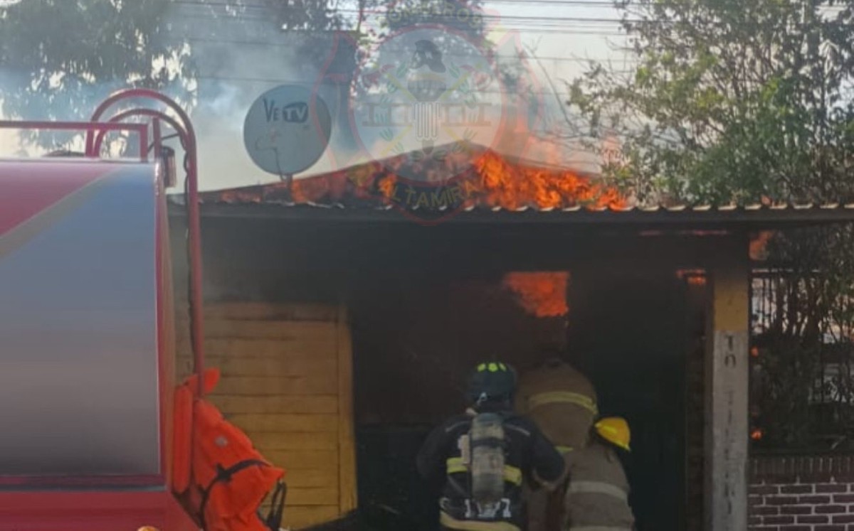 Local de torillas es consumido por incendio en Altamira. | Bomberos Altamira