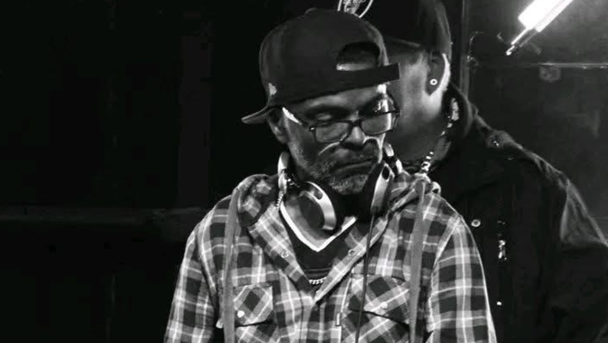 Muere Mike Dee; fue encontrado sin vida en un pozo de su casa |FB