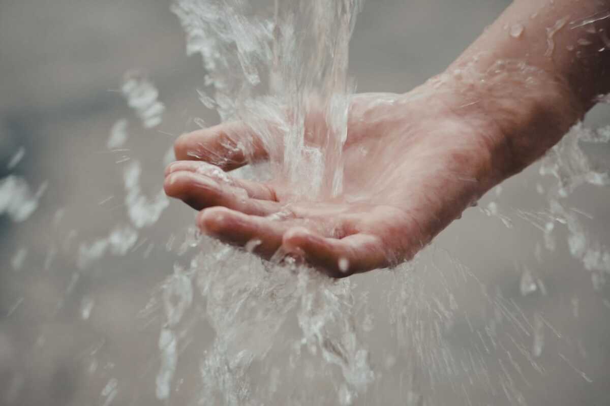 La tradición de mojarse en Sábado de Gloria puede ser sancionada en municipios del Estado de México. Especial