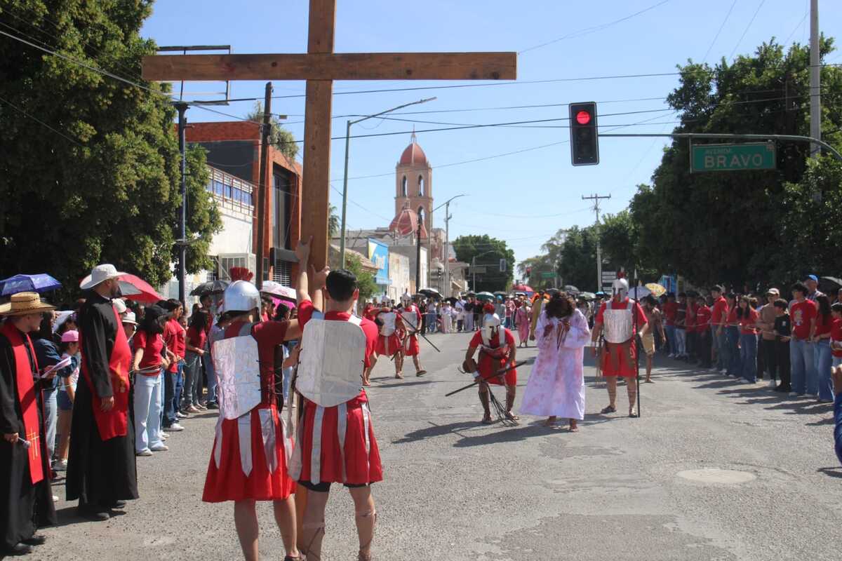 Viacrucis de Catedral de Santa María de Guadalupe | Rolando Riestra