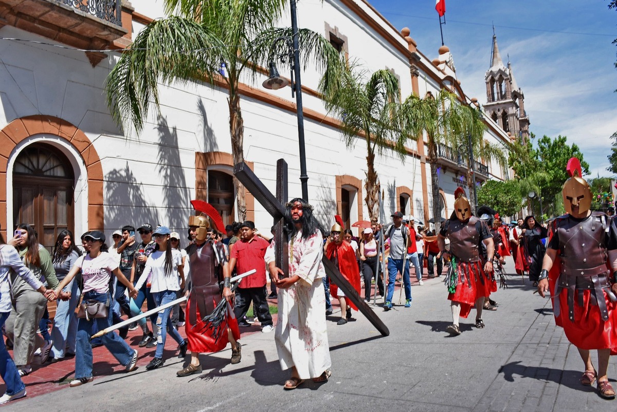 Viacrucis en Lerdo 2026. | Roberto Amaya