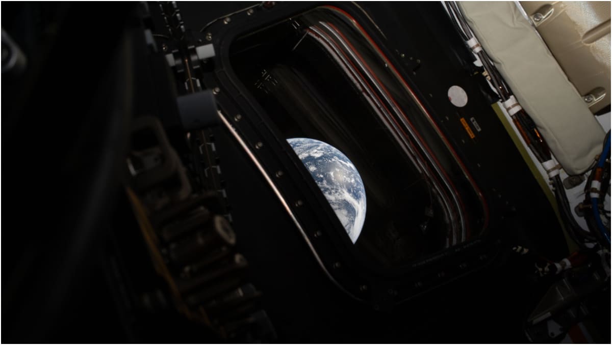 Vista del espacio desde la nave Orión de Artemis II | NASA