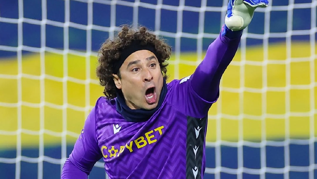 Guillermo Ochoa nuevamente fuera de la convocatoria del AEL Limassol (Instagram @yosoy8a)