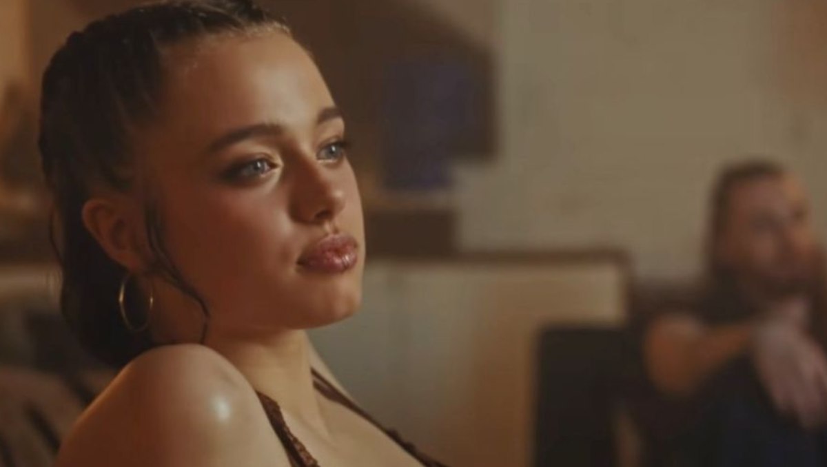 Shiloh Jolie debuta en el K-pop: La hija de Angelina Jolie protagoniza el cine-video de "What's a Girl to Do" junto a Dayoung