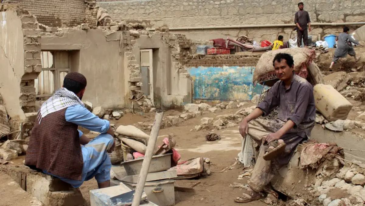 Casas dañadas tras las inundaciones en las afueras de Puli Khumri, en la provincia de Baglán, Afganistán. | AFP