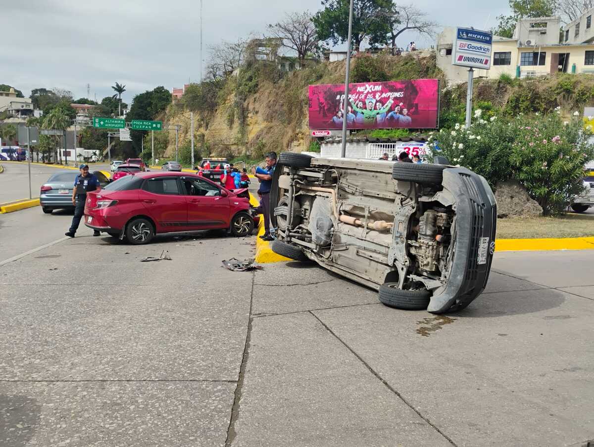 Choque y volcadura en bulevar López Mateos | Sergio Sánchez