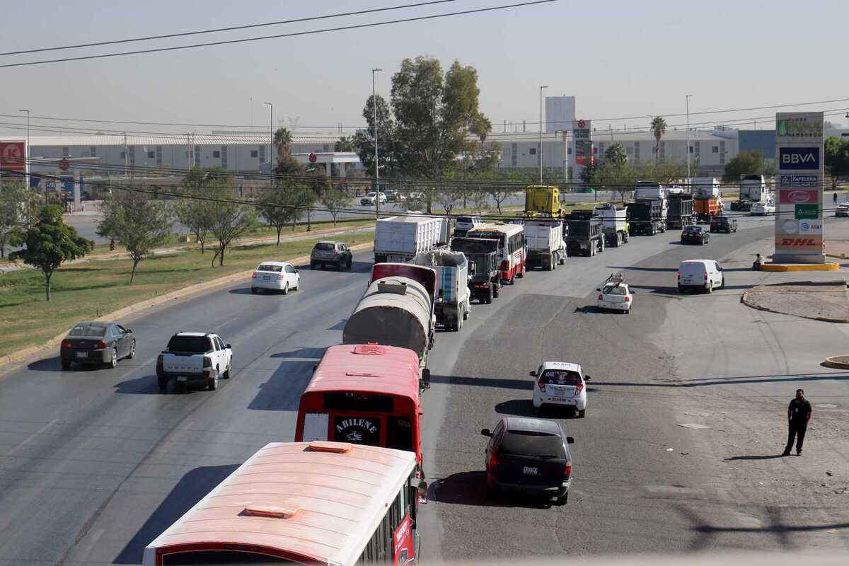Comerciantes denuncian cobros ilegales en carreteras y altos costos logísticos que encarecen productos y frenan el crecimiento.| Rolando Riestra.