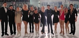 El patinador olímpico mexicano Donovan Carrillo fue ovacionado por más de cinco minutos en la gala que se celebró en el Ice Complex.