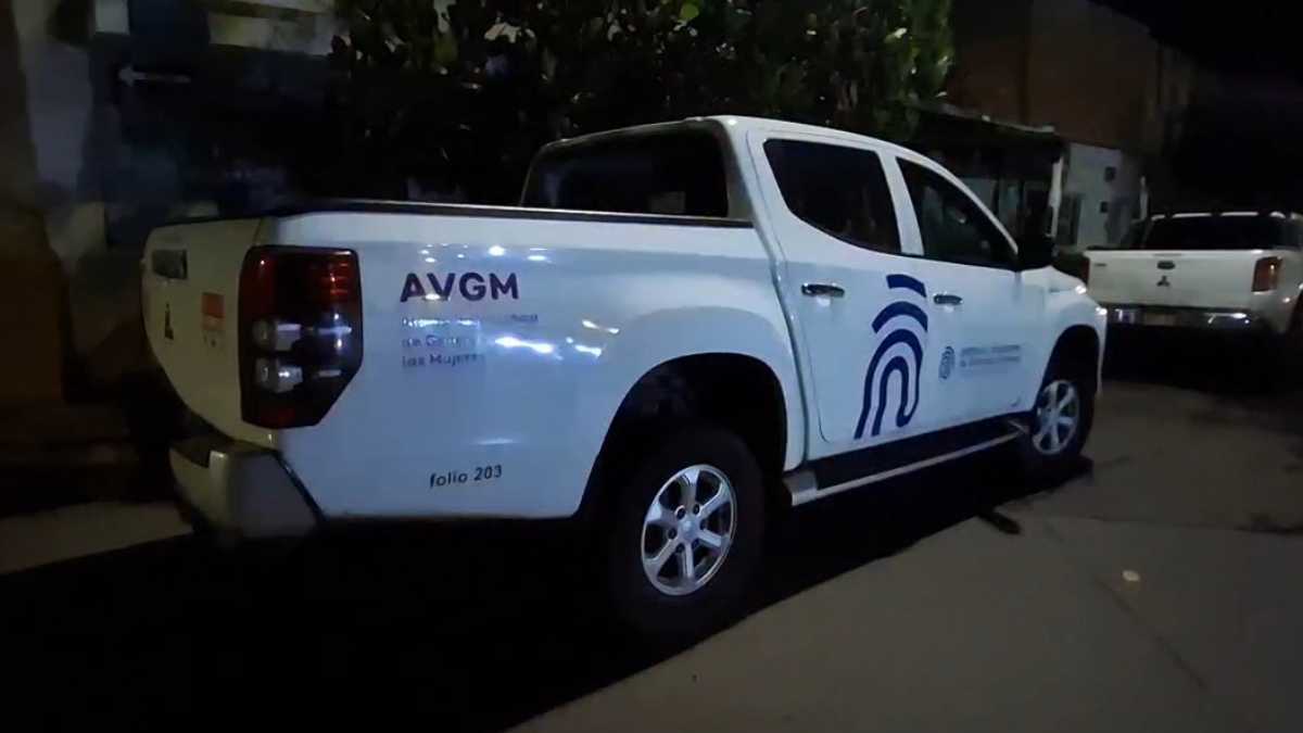 Elementos de la Fiscalía de Jalisco investigan las causas que originaron el incendio en Acatlán (Foto: Cortesía)