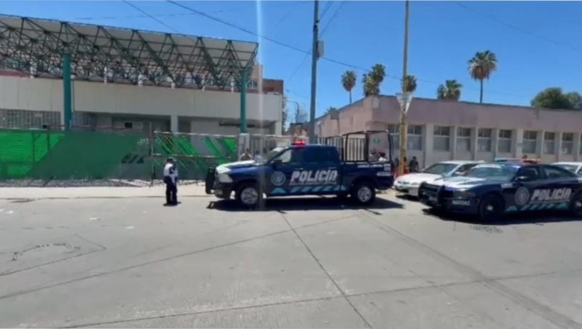 Los empleados realizaban su ruta de reparto en un camino de terracería en Zacatecas. | Especial