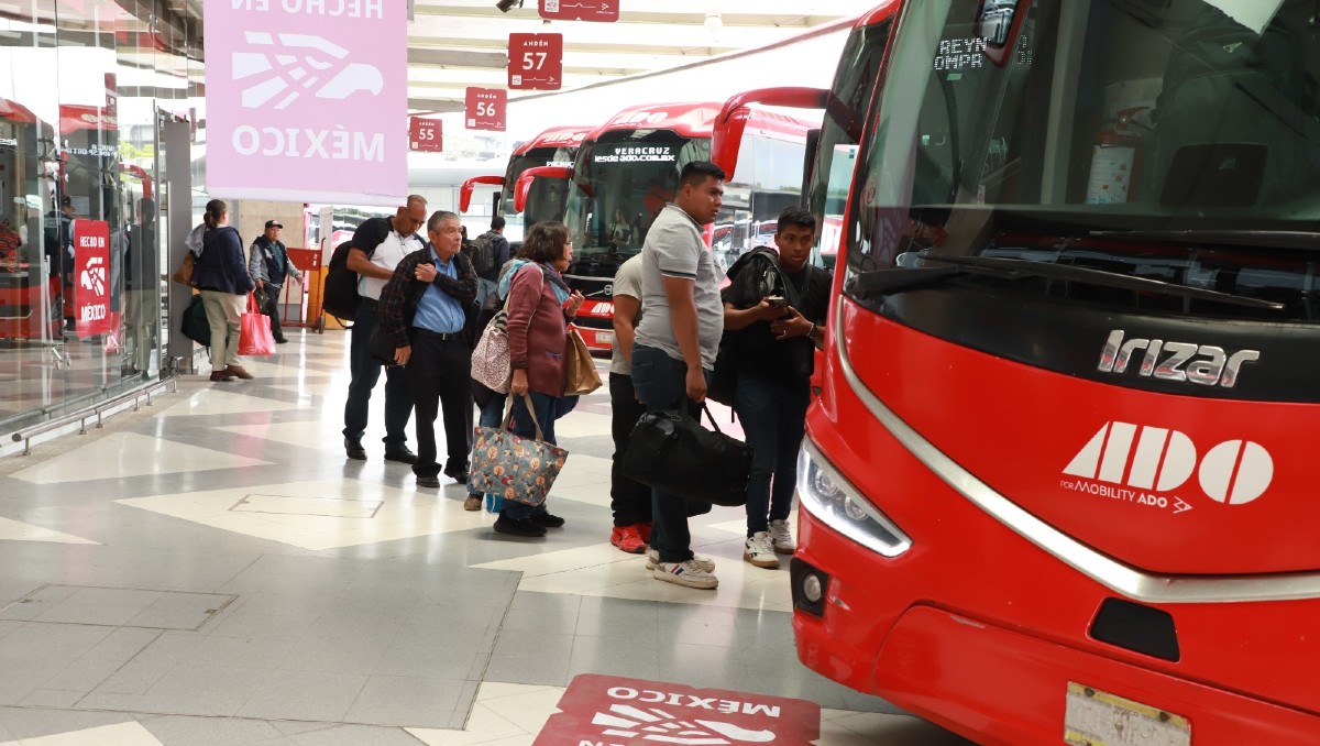 Empresas de autobuses piden reconsiderar la fecha de viaje. | Foto: Juan Carlos Bautista