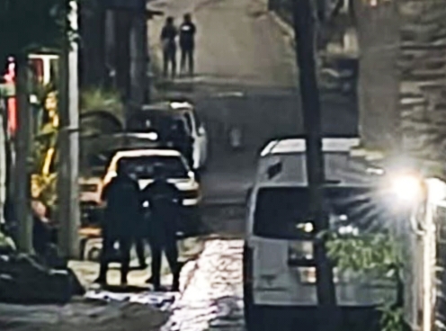 Los restos humanos fueron hallados en una camioneta tipo Urvan.