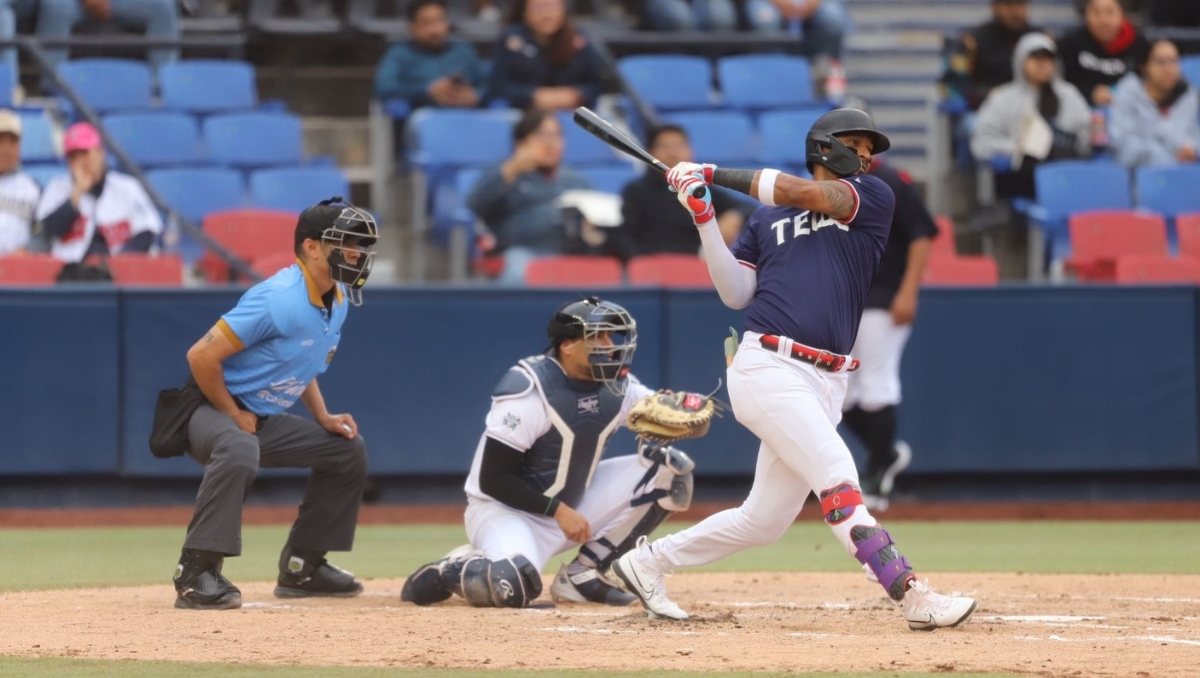 Tecos de los Dos Laredos vence a Sultanes en juego de pretemporada (Roberto Alanís)