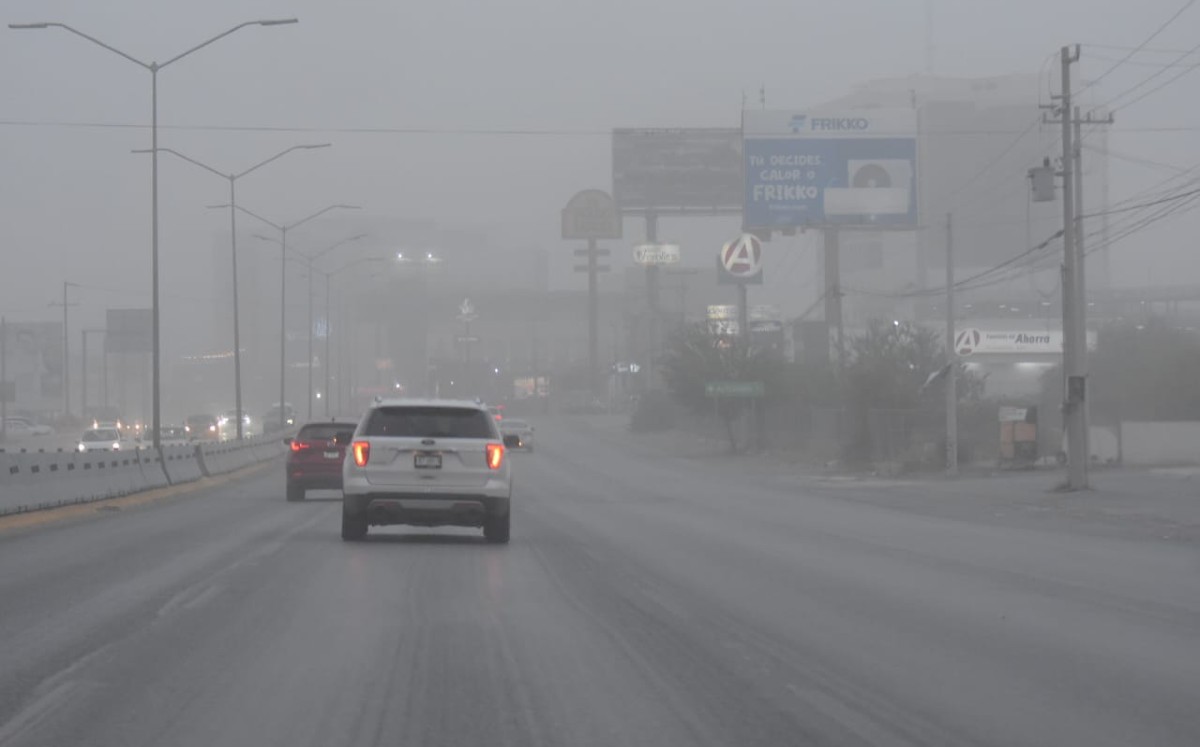 Tolvaneras, tormenta eléctrica y granizo sorprendió a los laguneros. | Foto: Roberto Amaya