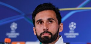 Álvaro Arbeloa, entrenador del Real Madrid, defendió a Kylian Mbappé, asegurando que sabe perfectamente lo que significa jugar en ese equipo.