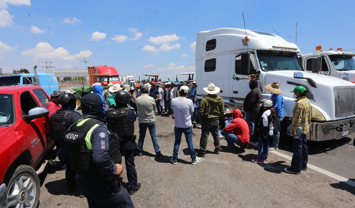 Bloqueo carretero por paro nacional de transportistas y agricultores. | Dany Béjar.