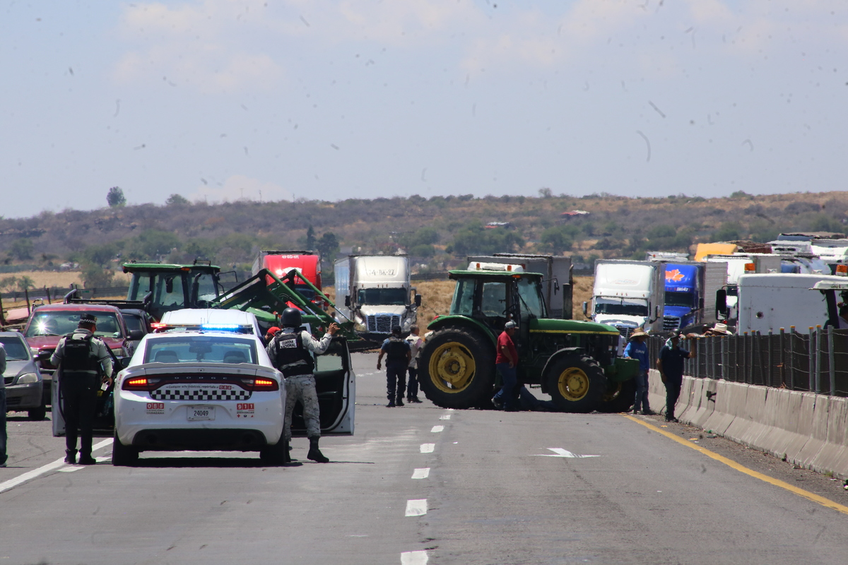 Bloqueo carretero en Pénjamo-La Piedad. | Dany Béjar.