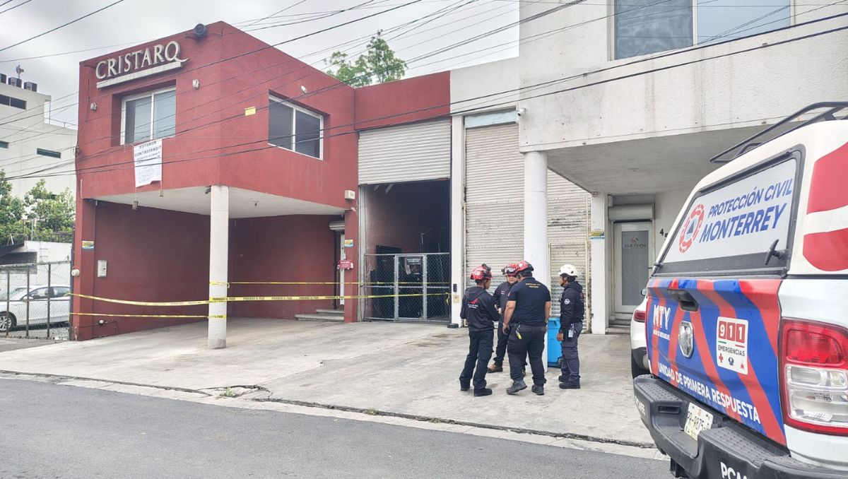 El empleado se encontraba revisando el vehículo cuando este avanzó | Agustín Martínez