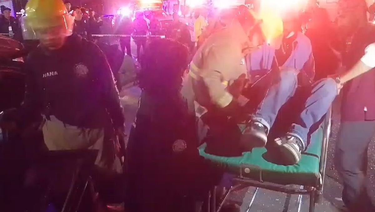 La familia esperaba afuera del hospital del IMSS cuando fueron arrolladas por automovilista. | Especial