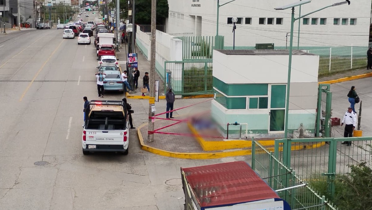 Hallan a hombre sin vida afuera del Hospital Canseco en Tampico; investigan causas. (Mario Juarez)