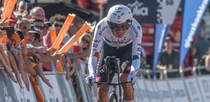 Isaac del Toro queda fuera del top 10 en inicio de la Vuelta al País Vasco