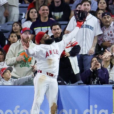 Jo Adell roba 3 home runs para impulsar la cerrada victoria de Angeles ante Marineros