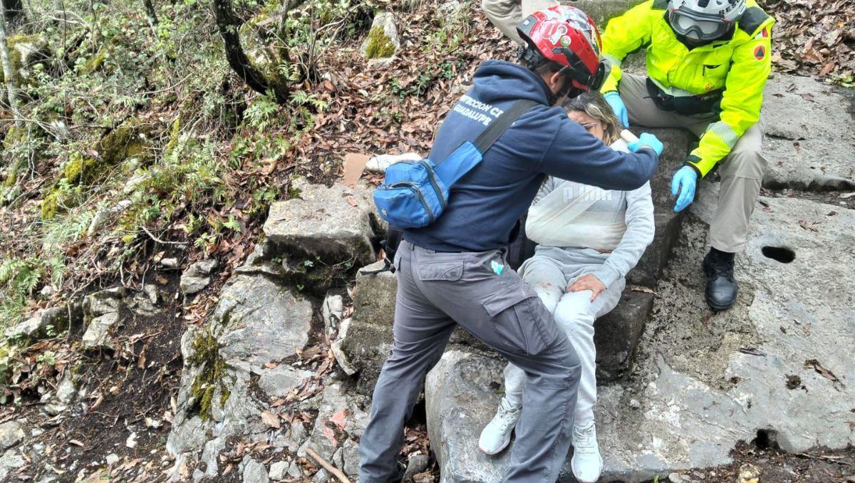 La joven fue auxiliada debido a que presentaba algunos golpes, además de una lesión en el brazo derecho | Pedro Damián