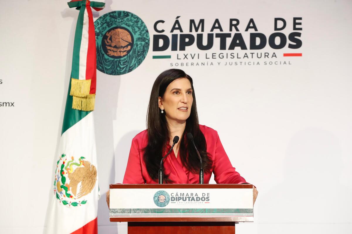 La presidenta de la Cámara de Diputados, Kenia López