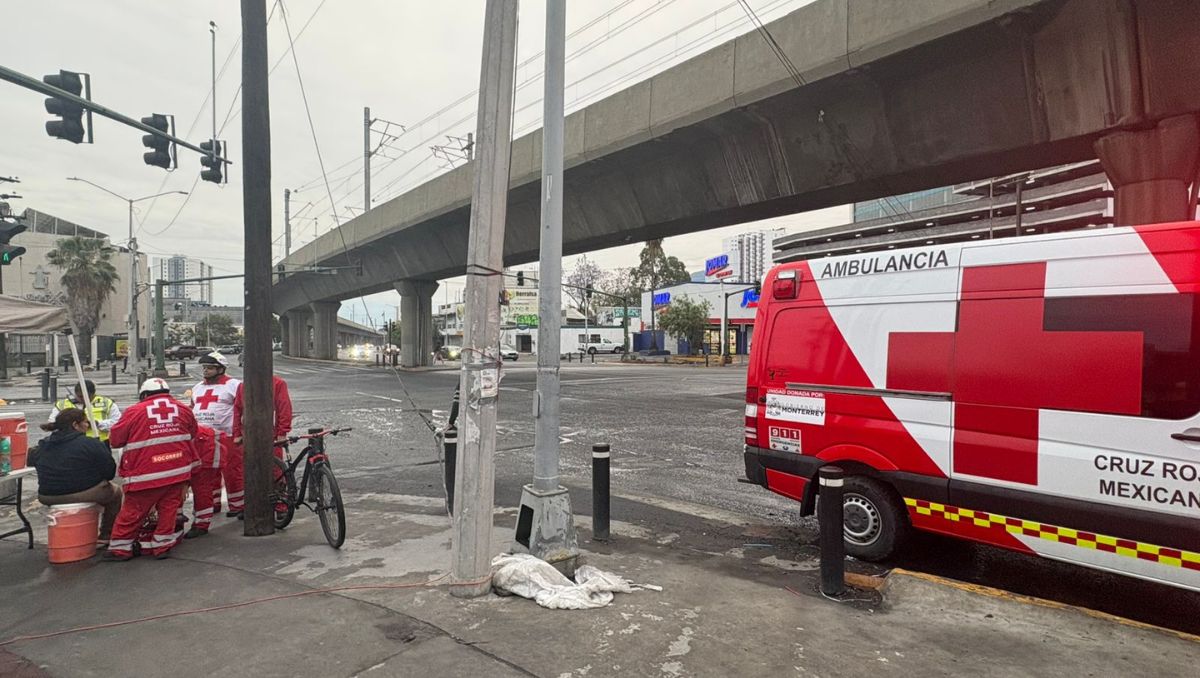 La mujer caminaba por un importante cruce cercano al Centro de Monterrey | Pedro Delgado