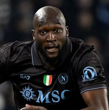 Giovanni Manna, director deportivo del Napoli, advirtió a Romelu Lukaku tras quedarse en Bélgica para su recuperación; hay molestia en el equipo italiano