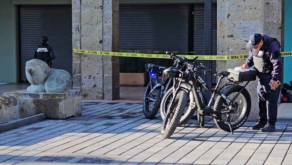 Policías resguardaron el lugar donde un hombre falleció en Guadalajara (Juan Carlos Munguía)