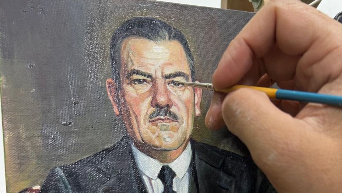 Se busca que puedan elaborar retrato o autorretrato a partir de la experimentación de aspectos anatómicos, técnicas gráficas y pictóricas. | Especial