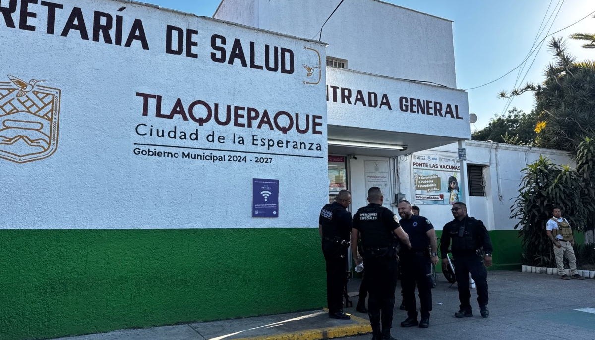 Los elementos trasladaron al menor hasta un puesto de socorros para ser atendido (Foto: Usi Toledo)