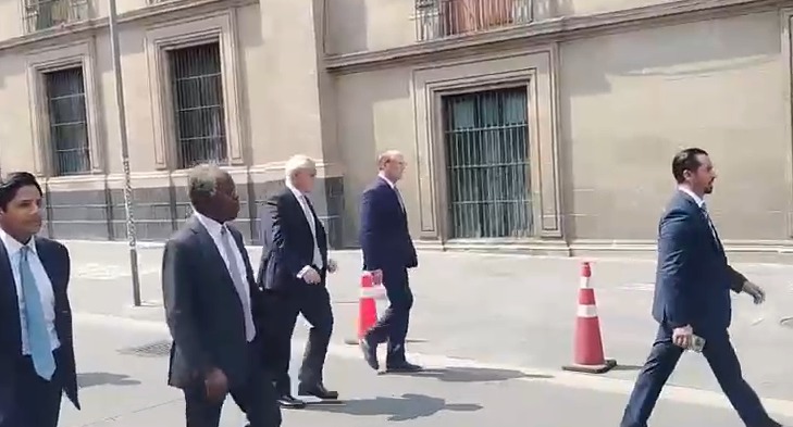 Sheinbaum se reúne con Larry Fink, presidente de BlackRock, en Palacio Nacional