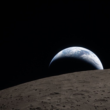 primera foto de la Tierra desde el lado oculto de la Luna.