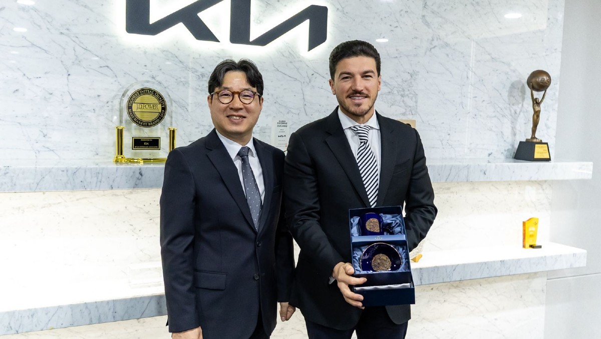 El gobernador de Nuevo León se reunió en Seúl con directivos de KIA. Foto: Especial