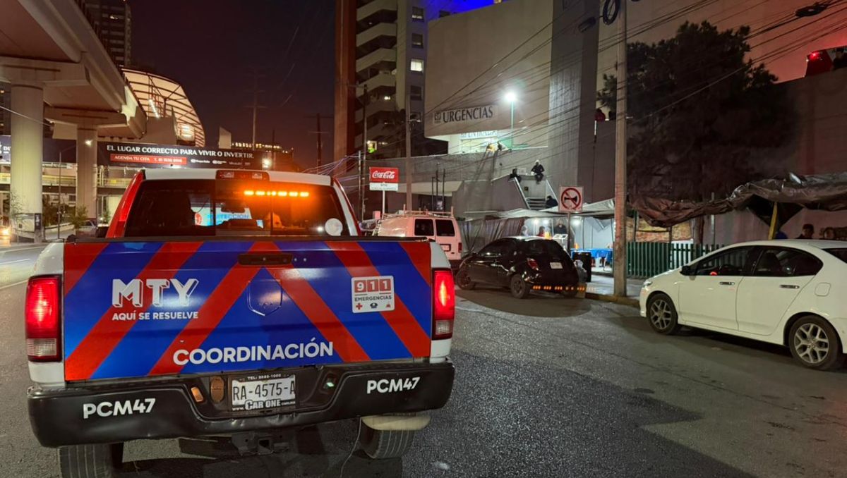 El hijo habría tomado un cuchillo de un puesto de tacos instalado en el exterior del nosocomio, con el cual hirió a su padre. Fernanda Pérez