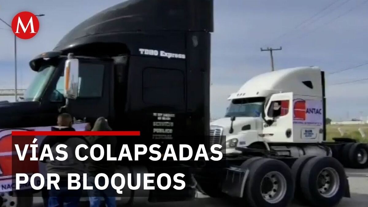 Megabloqueo de agricultores y transportistas afecta carreteras en todo el país