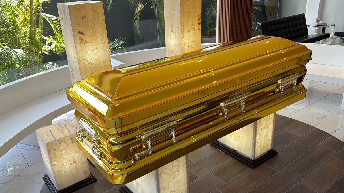 Ofrecen los diseños de los ataúdes usados para 'El Mencho' y el 'R1' | Foto: Especial