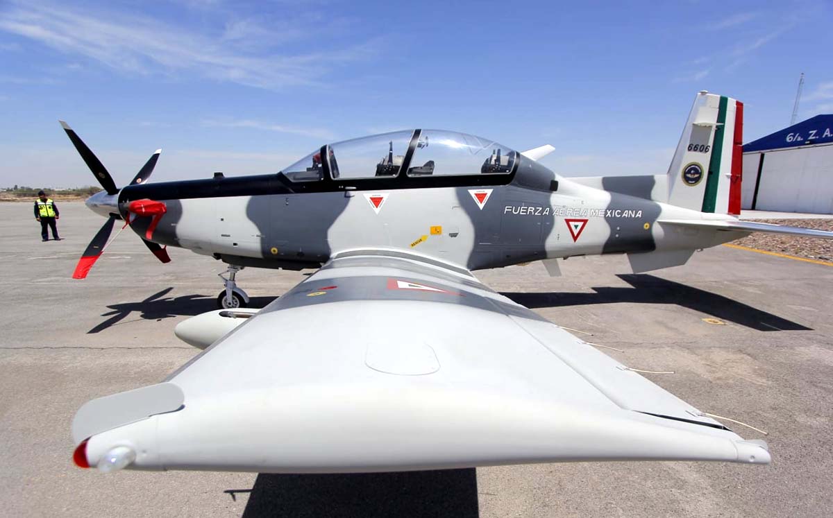 Pilotos sobrevolarán Torreón en inauguración de expo 'La Gran Fuerza de México'.