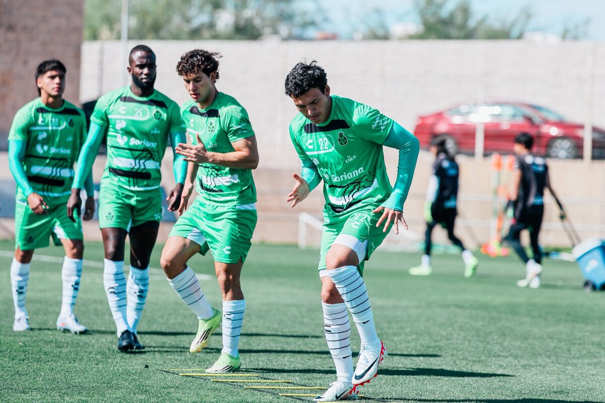 Santos Laguna entrena en el TSM. | Facebook Club Santos