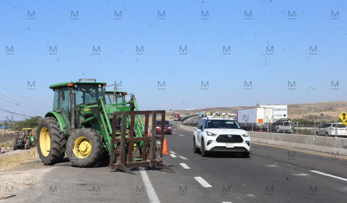 Transportistas con autoridades federales, mencionaron que dependiendo de si se llega a un acuerdo o no, volverán a cerrar. | Dany Béjar.