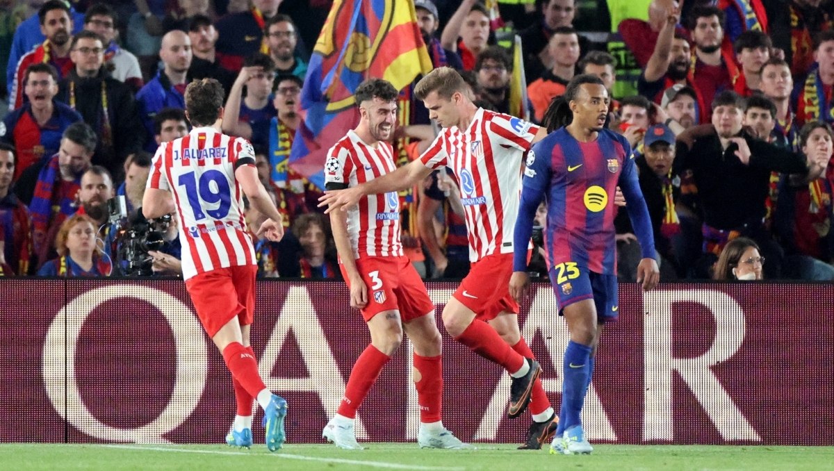 Atlético sorprende al Barcelona en la ida de Cuartos de Final de la Champions League (Reuters)