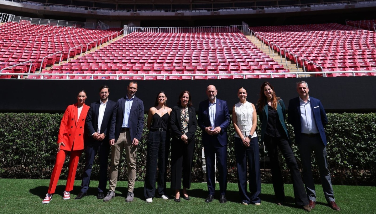 La comitiva española visitó el Estadio Guadalajara, donde España se medirá a Uruguay en el Mundial (Foto: Cortesía Estadio Akron)