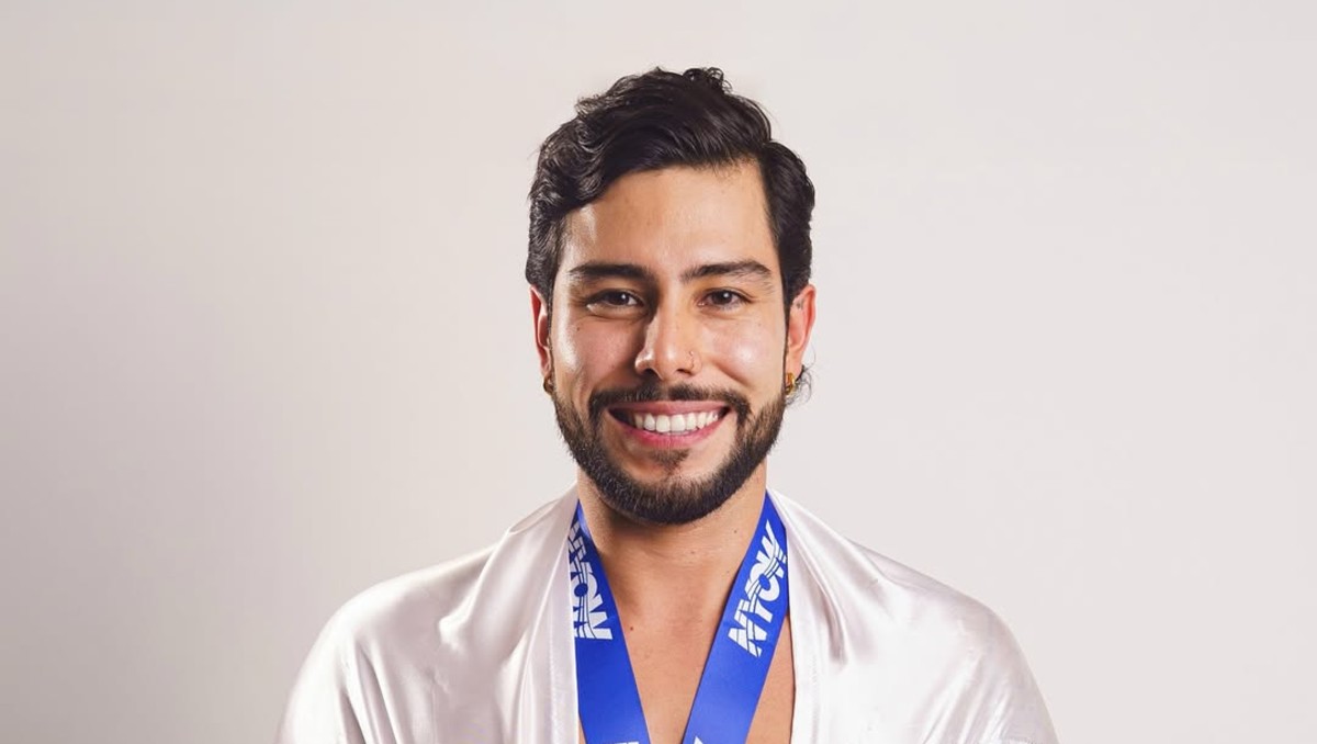 Méxicano David Olvera logra récord nacional al nadar 85 kilómetros en mar abierto (Instagram @thefreezewiz)