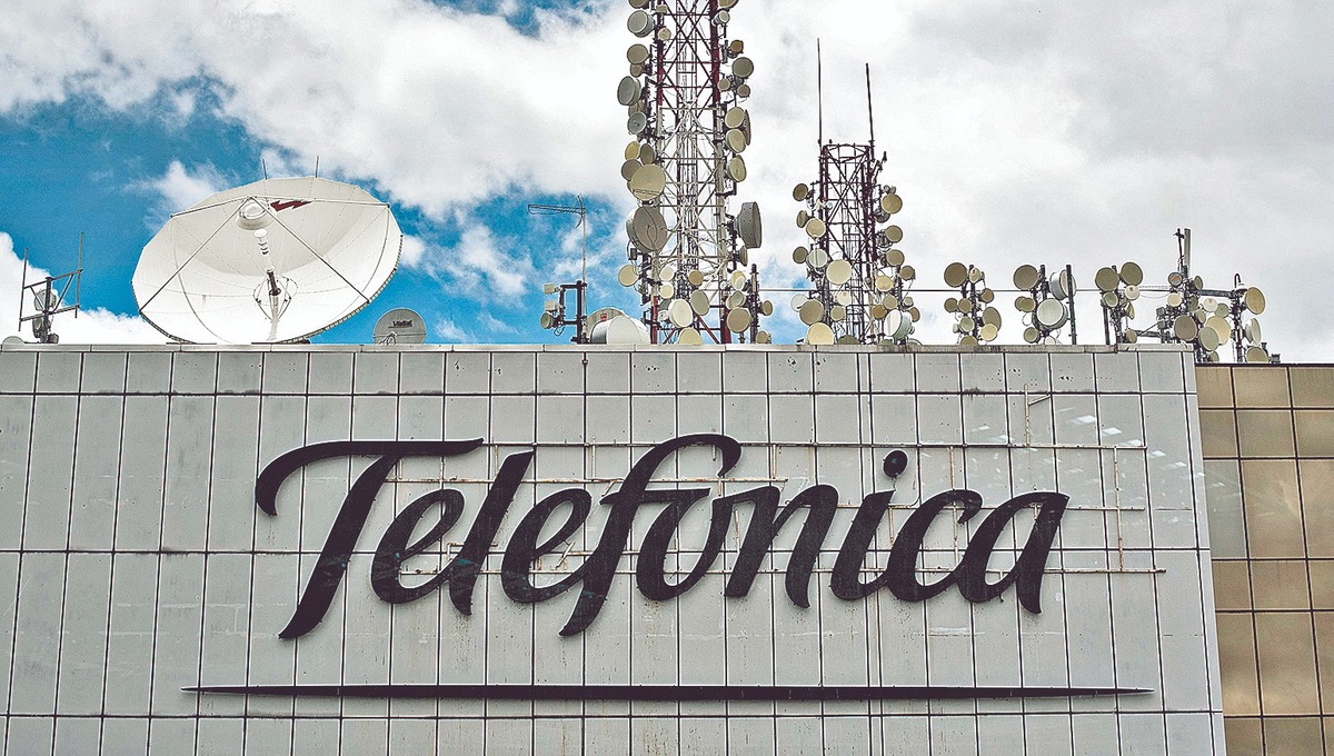 La operadora dejará el país tras 25 años en el mercado local. AP