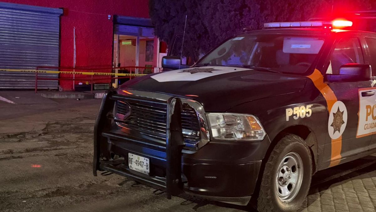 El operativo se despliega en el negocio ubicado en la avenida Benito Juárez y Josefa Ortiz de Domínguez. | Mayte Villasana